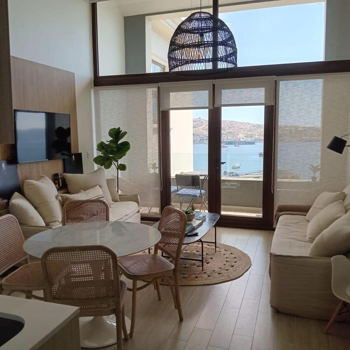 Hom I Espectacular Loft Con Vista Al Mar En Valparaíso